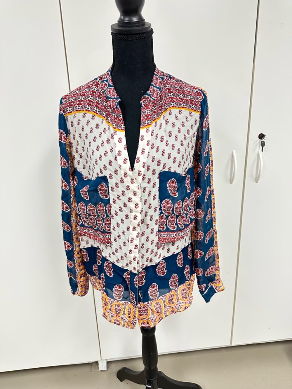 Women’s West and Main silk print blouse.  Size S